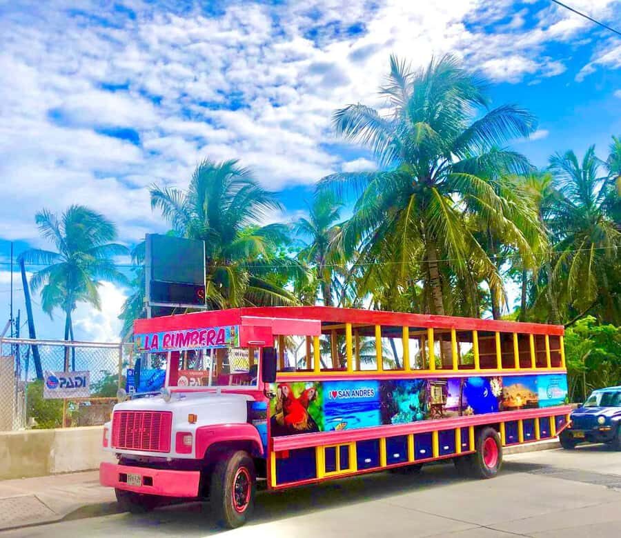 SAN ANDRES: Island Tour by Chiva + Hoyo Soplador - Key Points