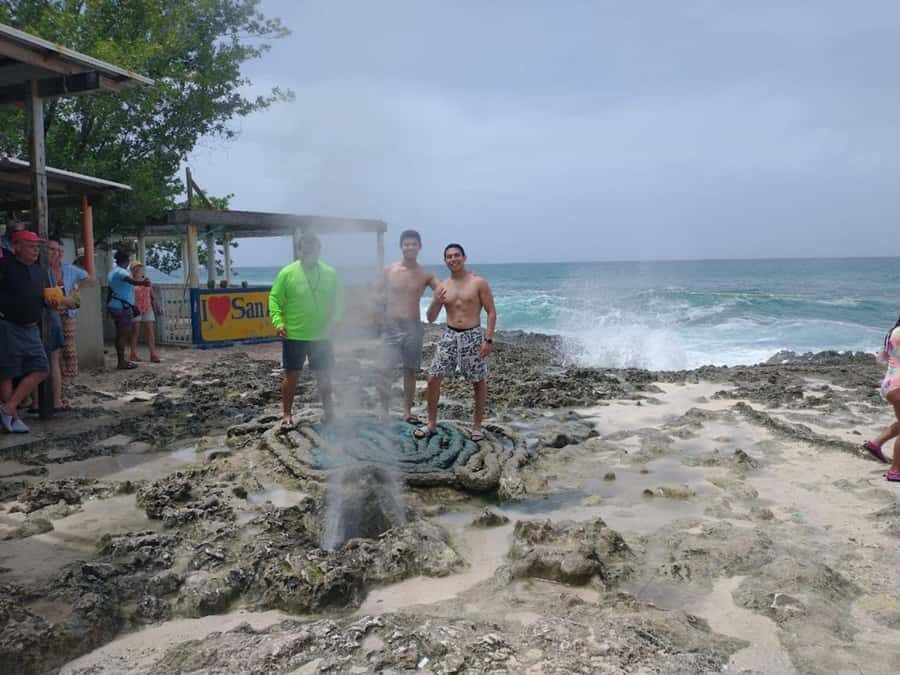 SAN ANDRES: Island Tour by Chiva + Hoyo Soplador - Logistics and What to Expect From the Tour Style