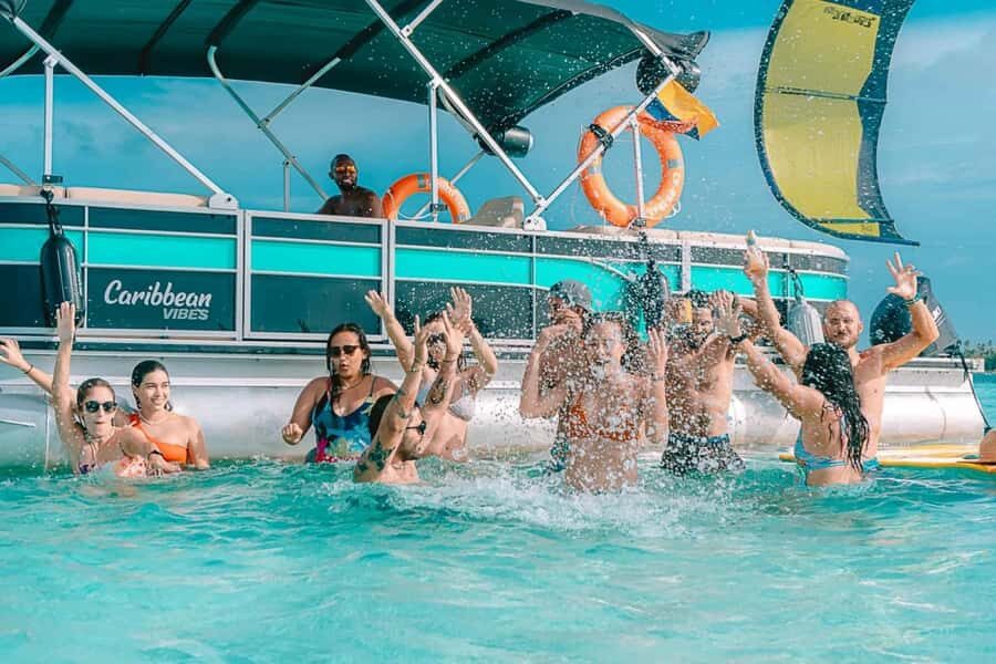 San Andres Island Tour In Shared Pontoon - Pontoon Comfort on the 7‑Color Bay