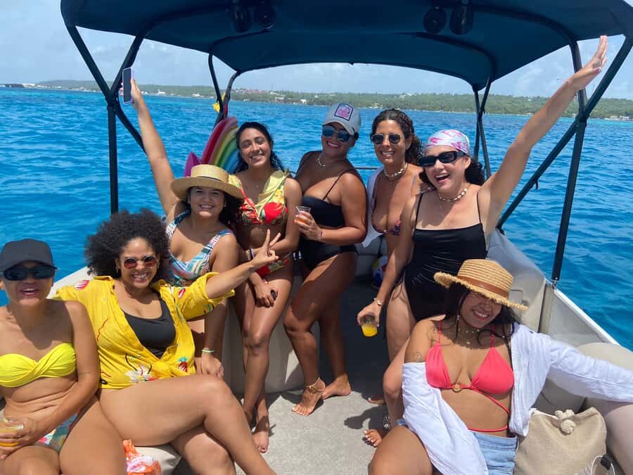San Andres: Private Boat Trip with Aquarium and Beach Stops - Why this private San Andrés boat trip feels different