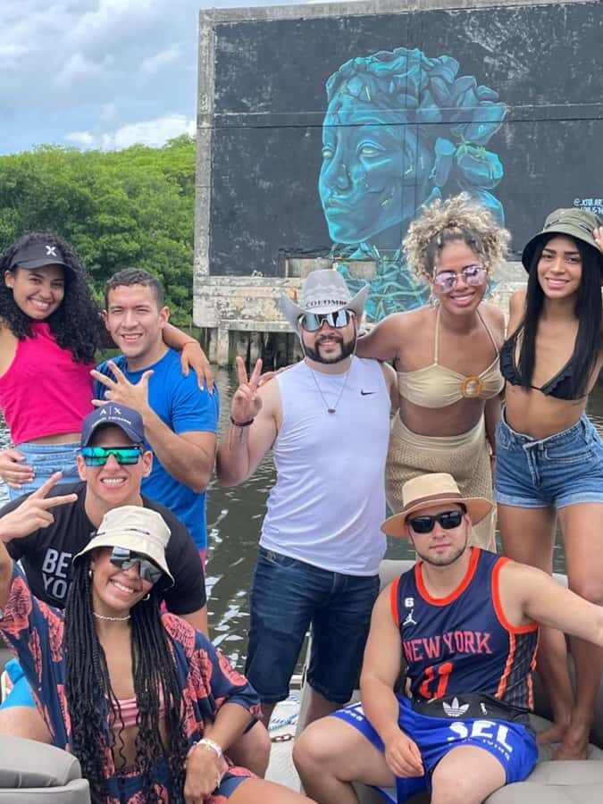 San Andres: Private Boat Trip with Aquarium and Beach Stops - Aquarium and the marine-life angle: stingrays and colorful fish time
