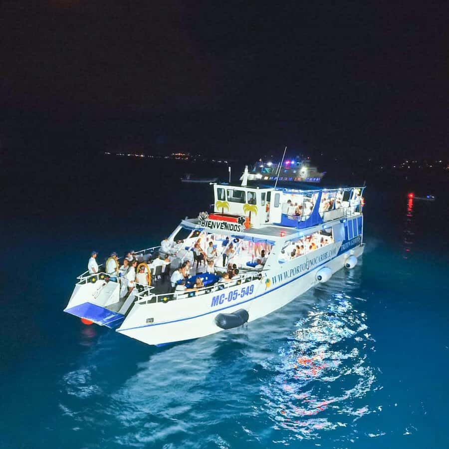 San Andres: White Party on boat with open bar, dinner and dancers! - San Andrés Bay After Dark: How the Sailing Time Works