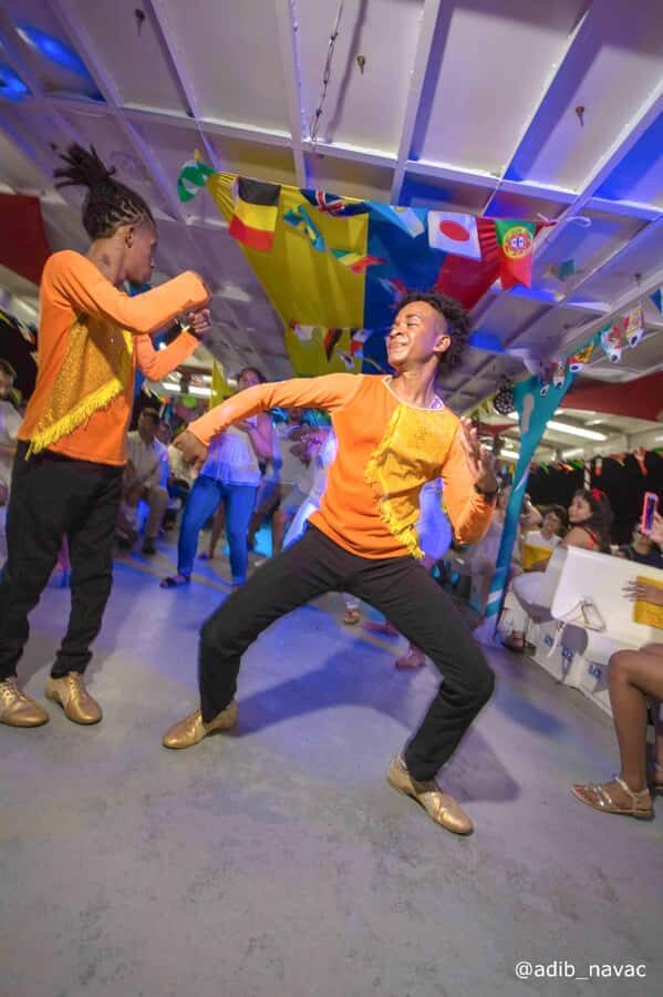 San Andres: White Party on boat with open bar, dinner and dancers! - Dinner on a Yacht: Seafood and Meat Buffet, No Off-Board Plans