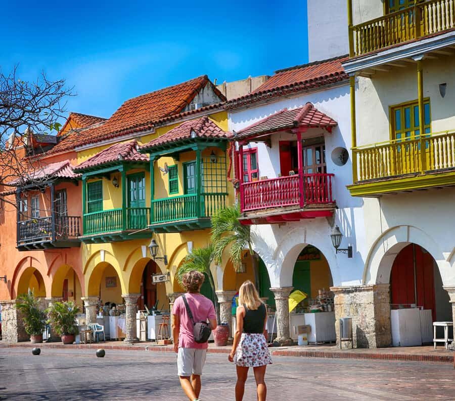 San Felipe Castle and Getsemani Walking Tour with tickets - Key highlights you’ll actually feel