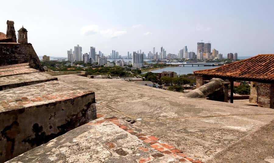 San Felipe Castle and Getsemani Walking Tour with tickets - Price and value check: what $28 includes, and what it doesn’t