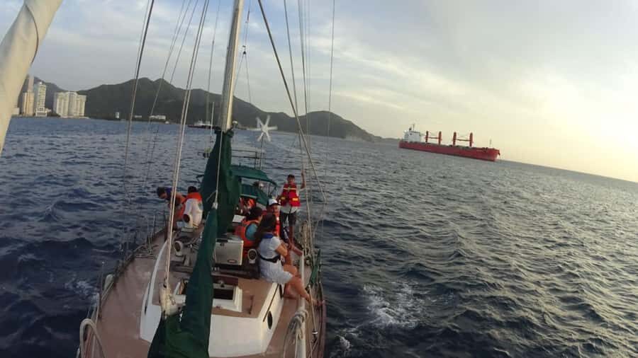 Santa Marta Bay: Sunset on a sail boat - 5pm Sailing Toward the Horizon: What Happens in the First Hour