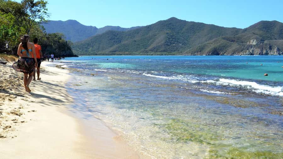Santa Marta: Cristal Beach Day-Trip - Guides, Spanish-Only Info, and How to Cope