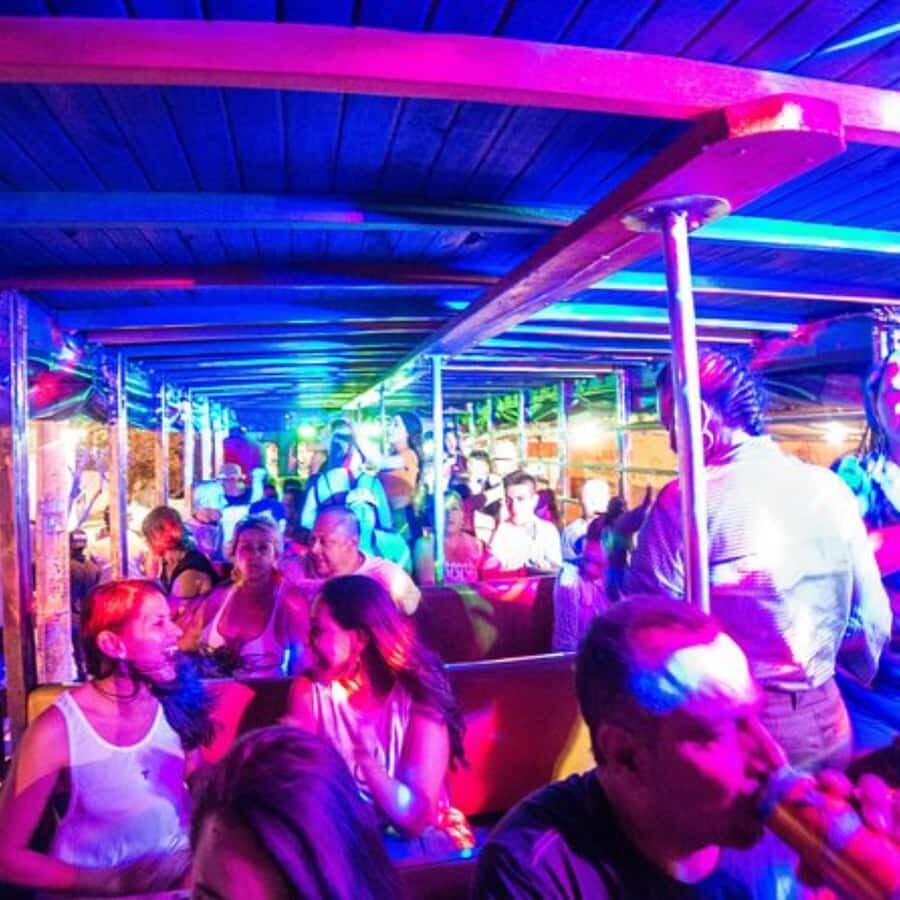 Santa Marta: Rumba en Chiva con animador a bordo y Espuma! - Consejos prácticos para que tu noche salga redonda
