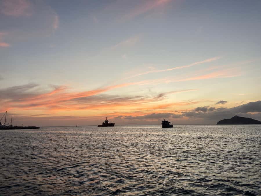 Santa Marta: Sunset Cruise Around the Bay - Cooler, Snacks, and Music: How to Make It Your Evening