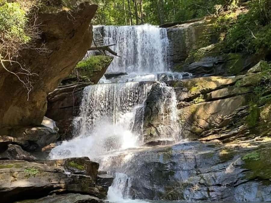 Santa Marta: Trekking in Minca Complete Waterfall Circuit - From Minca Park to the trail: how the day usually flows