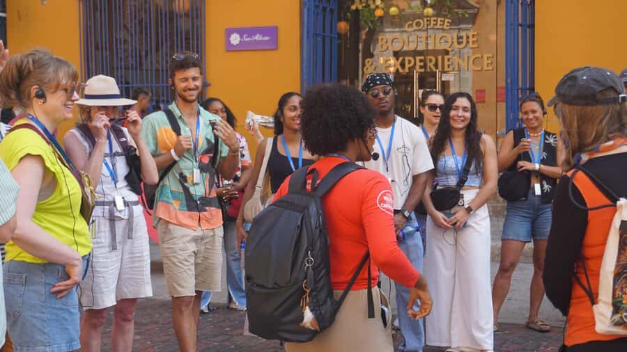 Shared Cartagena Old City Tour with Wireless Audio System - The wireless audio system: clarity without losing the street