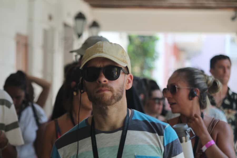 Shared Old Cartagena & Getsemani Tour with Wireless System - A two-hour walking tour with wireless audio that doesn’t drop the story