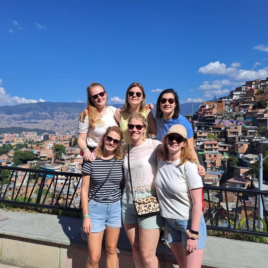 Shared Tour to Comuna 13 & Aurora Cable Car in Medellin - Escaleras Eléctricas: the landmark that symbolizes change