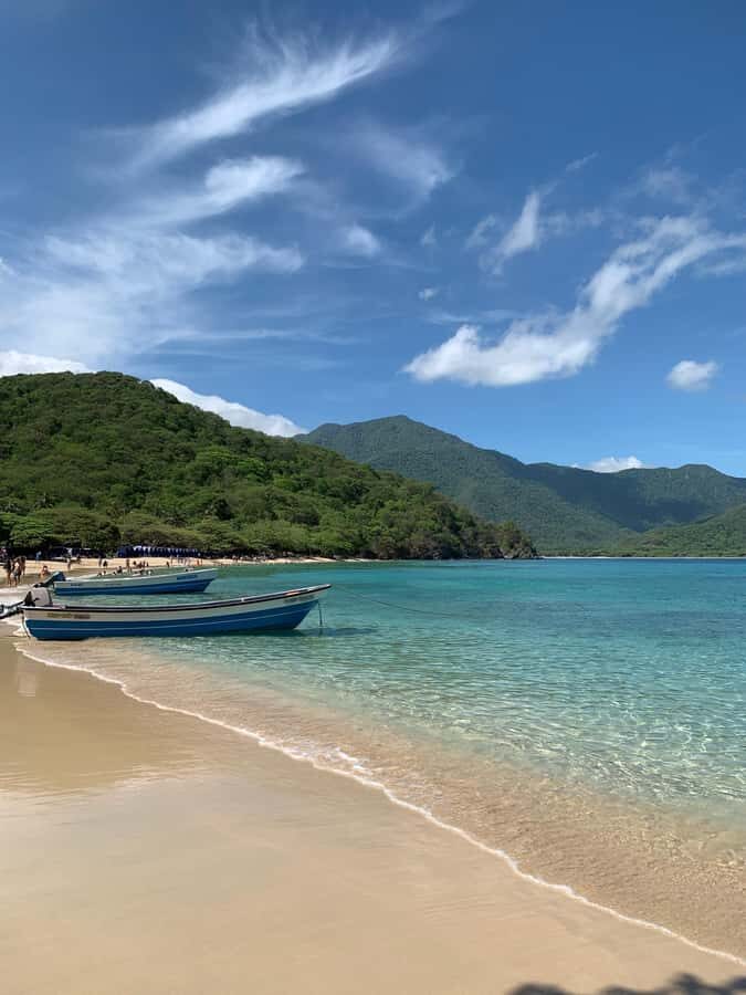 Tayrona Park & Playa Cristal - From Santa Marta to Neguanje: the shared van and the 7 olas viewpoint stop
