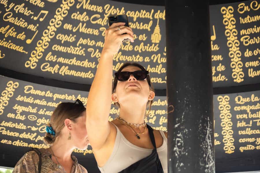 The Cali Salsa Tour - Niche Trumpet Monument: Sightseeing With a Story You Can Repeat