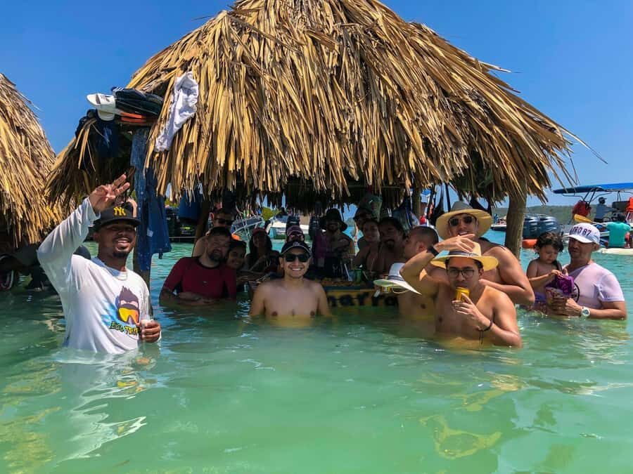 Tour a la isla de las fiestas Cholon - Stop 1: Piscinita swimming in front of Isla Grande