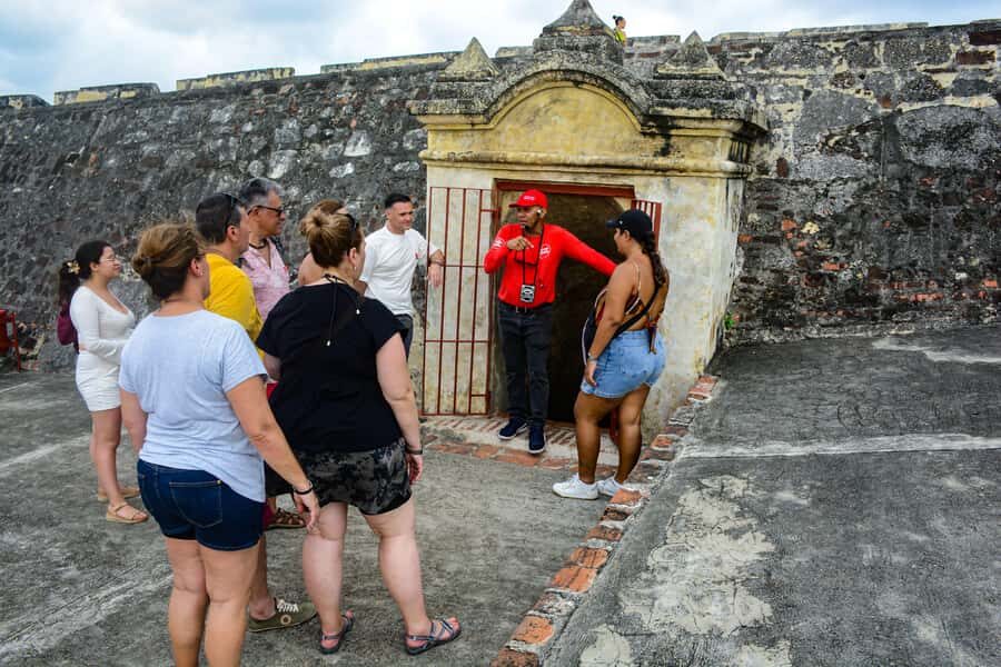 Tour Compartido al Castillo San Felipe de Barajas Cartagena - Plaza de la Trinidad Meeting Point: The Heartbeat of Getsemaní