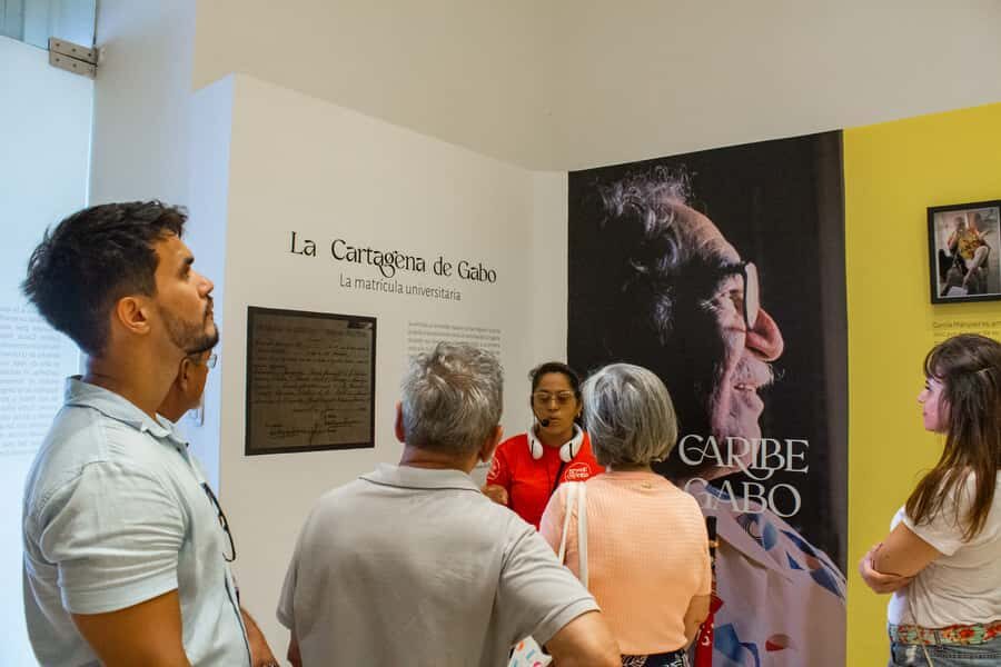 Tour Compartido de Gabriel García Marquez en Cartagena - From Botero to Balconies: The Tone of This Tour in Cartagena