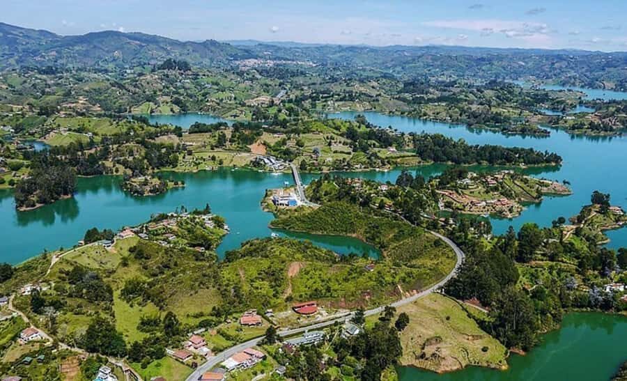 Tour Guatapé - Piedra del Peñol with departure from Medellín - Why Guatapé and Piedra del Peñol feel like the Antioquia highlight