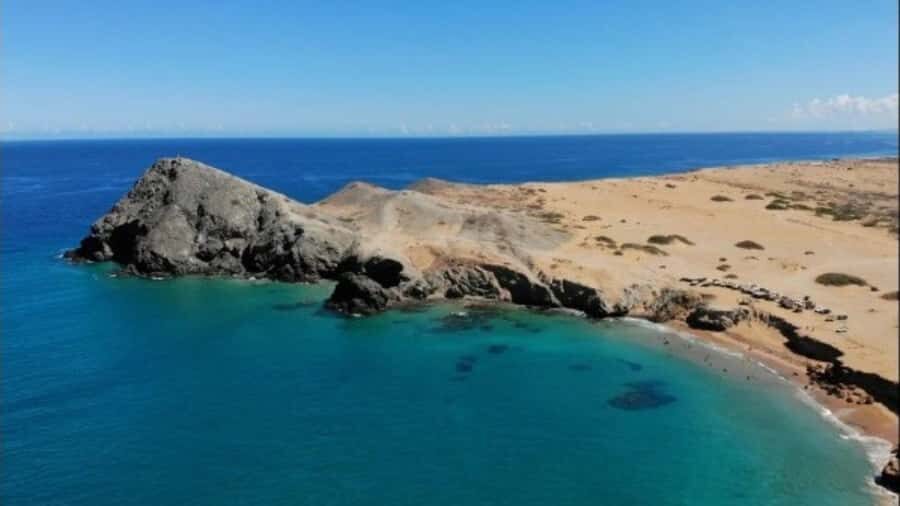 Tour to Punta Gallinas with Cabo de la Vela 3 Days - Day 1 in Cabo de la Vela: from Manaure salt flats to Dorada Beach and the lighthouse
