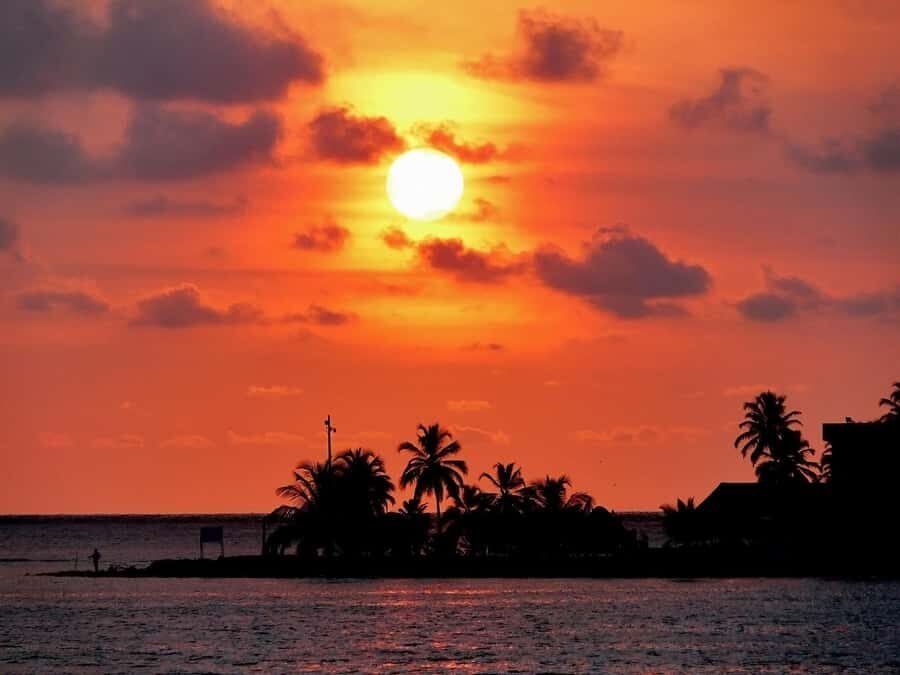 VIP 5 islands w.lunch,rum,vodka, beer, snorkeling, plankton - From Bocagrande and El Laguito to Pegasus Pier: the 7:30 am rhythm