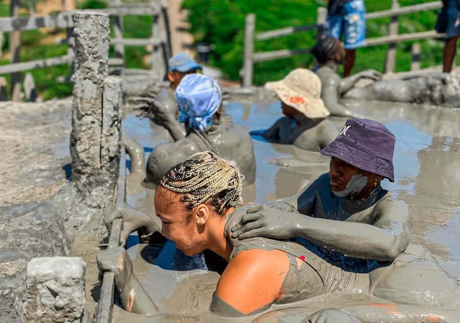 Volcan del Totumo + Playa + Piscina - What to Expect at the Mud Site: Photos, Crowds, and Getting Clean