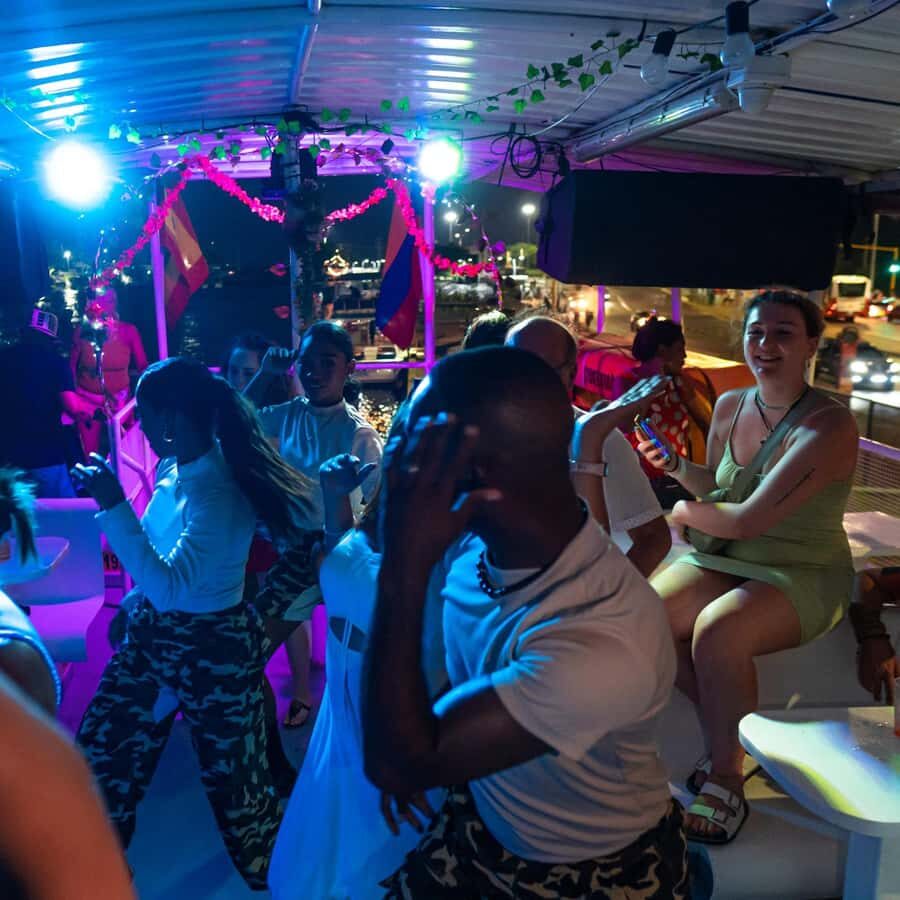 White Night Boat Party: Dinner Buffet, Dancing and Open Bar - Key Points to Know Before You Go