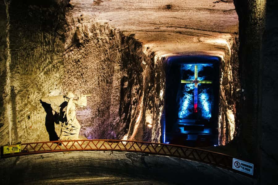 Zipaquira: 5 hrs Salt Cathedral Tour - Zipaquirá Above Ground: A One-Hour Guided Taste